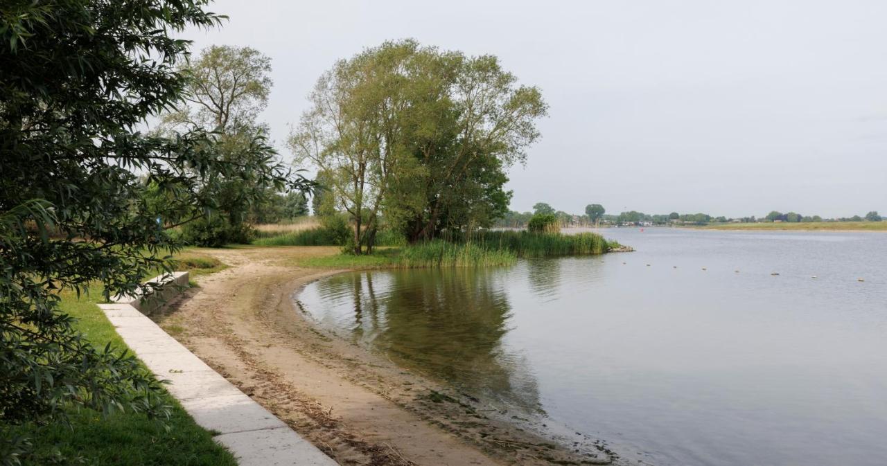 Mooi Huisje Aan De Maas Villa Andel Bagian luar foto